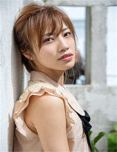 YSL口红水蜜桃色号60601/年轻的朋友6韩国电影免费观看