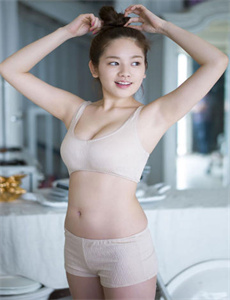 小仓优子av